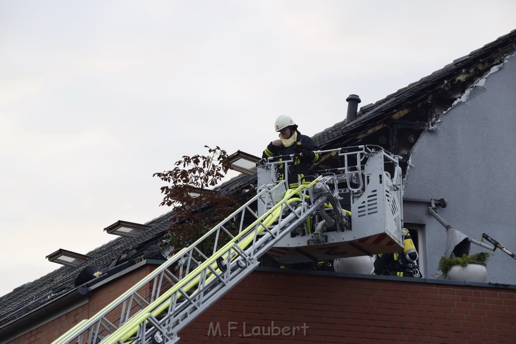 Feuer 2 Y Koeln Suerth Elisabeth Selbertstr P171.JPG - Miklos Laubert